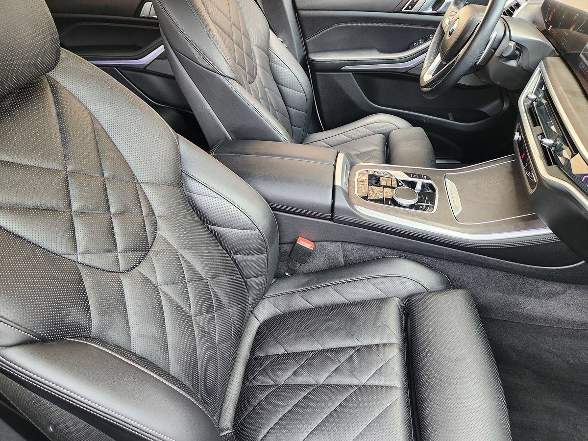 Used 2024 BMW X5 xDrive40i w/ Premium Package AWD/4WD image 32
