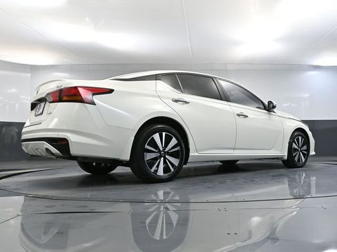 Used 2021 Nissan Altima 2.5 SV w/ SV Premium Package image 52