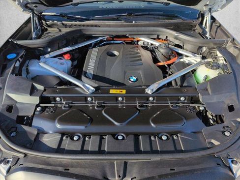 New 2026 BMW X5 xDrive50e image 17