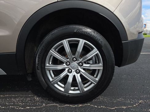 Used 2023 Cadillac XT4 Premium Luxury w/ Cold Weather Package FWD image 17