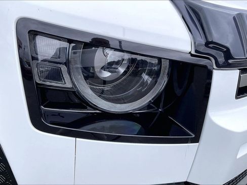 Used 2023 Land Rover Defender 110 X-Dynamic SE image 28