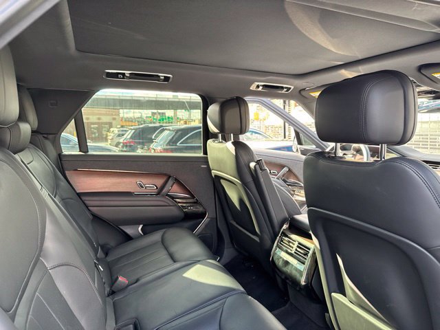 Used 2023 Land Rover Range Rover Sport SE AWD/4WD image 29