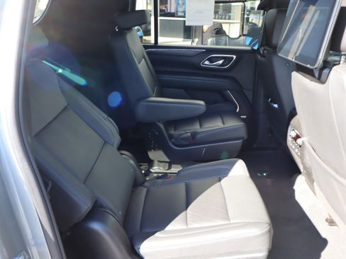 Certified 2024 Chevrolet Suburban LT w/ LT Signature Package image 38