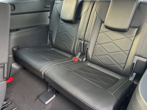 New 2026 Volkswagen Atlas SE image 13