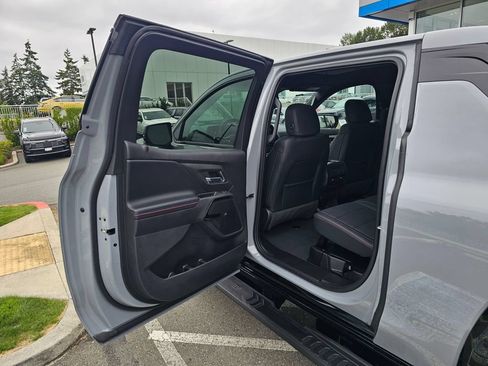 Used 2025 Chevrolet Silverado EV RST AWD/4WD image 16