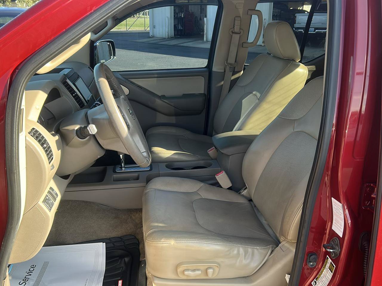 Used 2012 Nissan Frontier SL AWD/4WD image 10