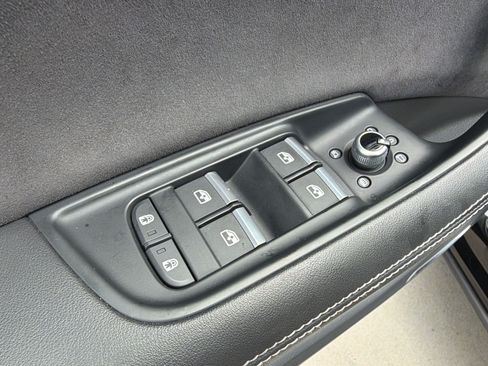 Used 2023 Audi SQ7 Premium Plus w/ Executive Package AWD/4WD image 27