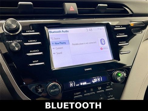 Used 2020 Toyota Camry SE image 10