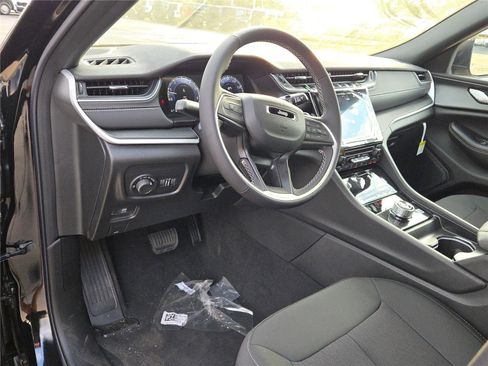 New 2025 Jeep Grand Cherokee Laredo w/ MOPAR Finishing Package image 23