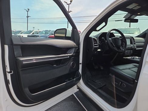 Used 2019 Ford Expedition XLT w/ Equipment Group 202A image 7