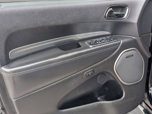 Used 2019 Dodge Durango R/T w/ Technology Group AWD/4WD image 16