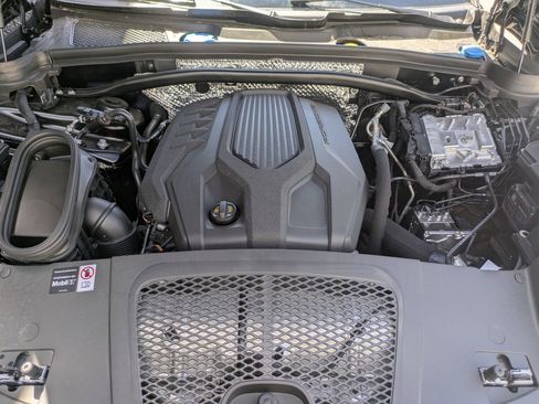 New 2025 Porsche Macan image 27