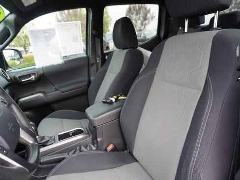 Used 2023 Toyota Tacoma TRD Sport w/ Advanced Technology Package image 21