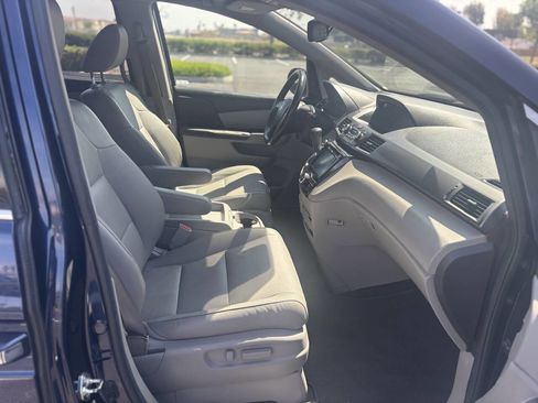Used 2014 Honda Odyssey Touring Elite image 25