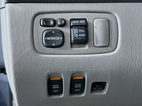 Used 2009 Toyota Sienna XLE Limited AWD/4WD image 10
