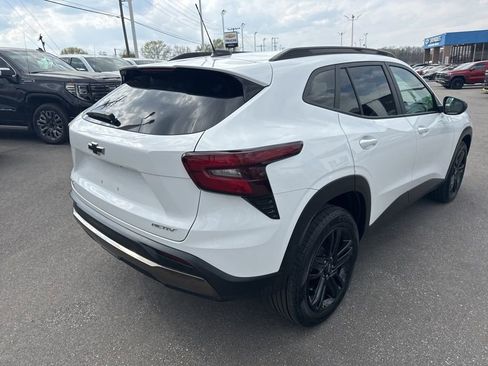 Used 2024 Chevrolet Trax ACTIV image 5