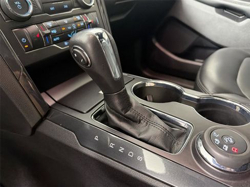 Used 2019 Ford Explorer XLT w/ Equipment Group 202A AWD/4WD image 15
