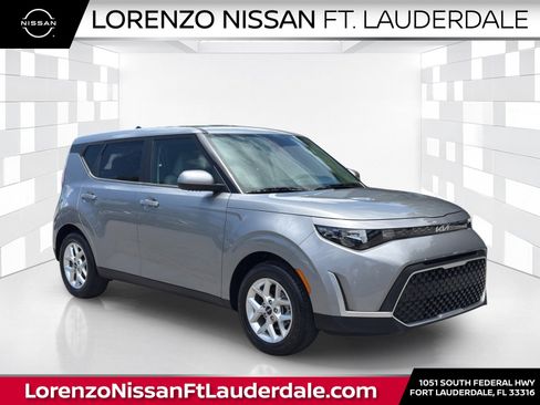 Used 2024 Kia Soul LX w/ Option Group 015 FWD image 1