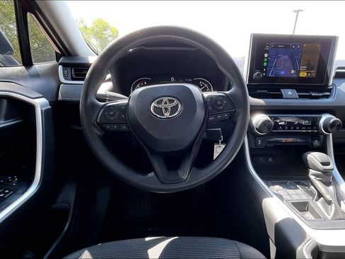 Used 2024 Toyota RAV4 LE AWD/4WD image 7