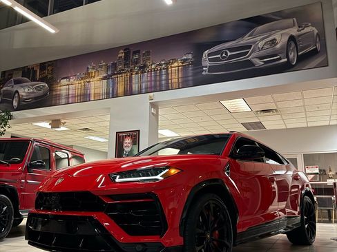 Used 2022 Lamborghini Urus image 4