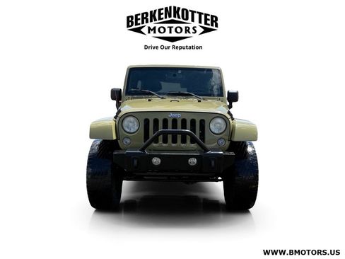 Used 2013 Jeep Wrangler Unlimited Sahara w/ Connectivity Group AWD/4WD image 8