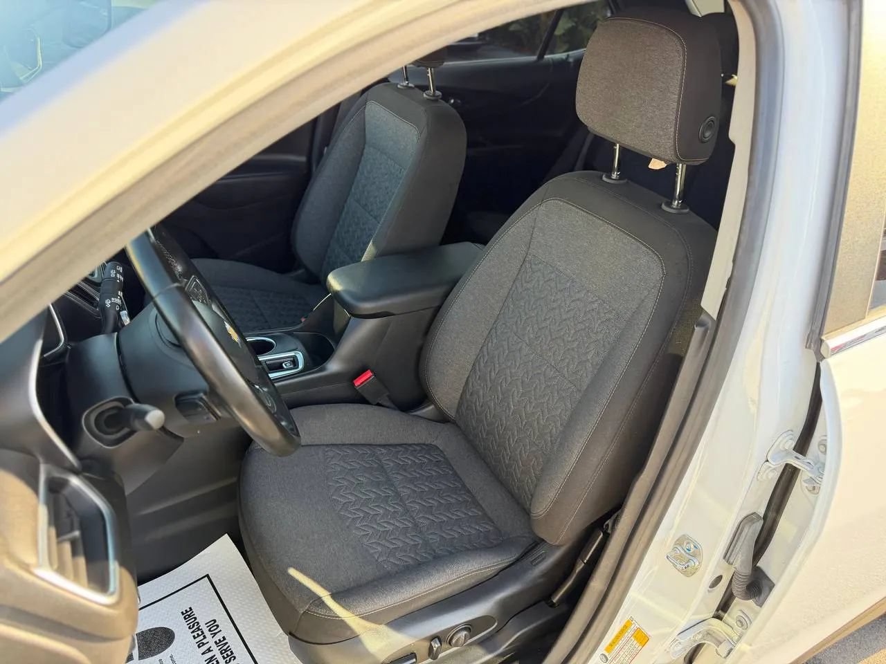Used 2023 Chevrolet Equinox LT FWD image 24