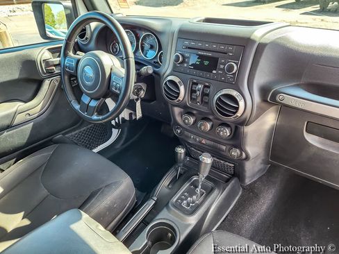 Used 2018 Jeep Wrangler Unlimited Sport S AWD/4WD image 19