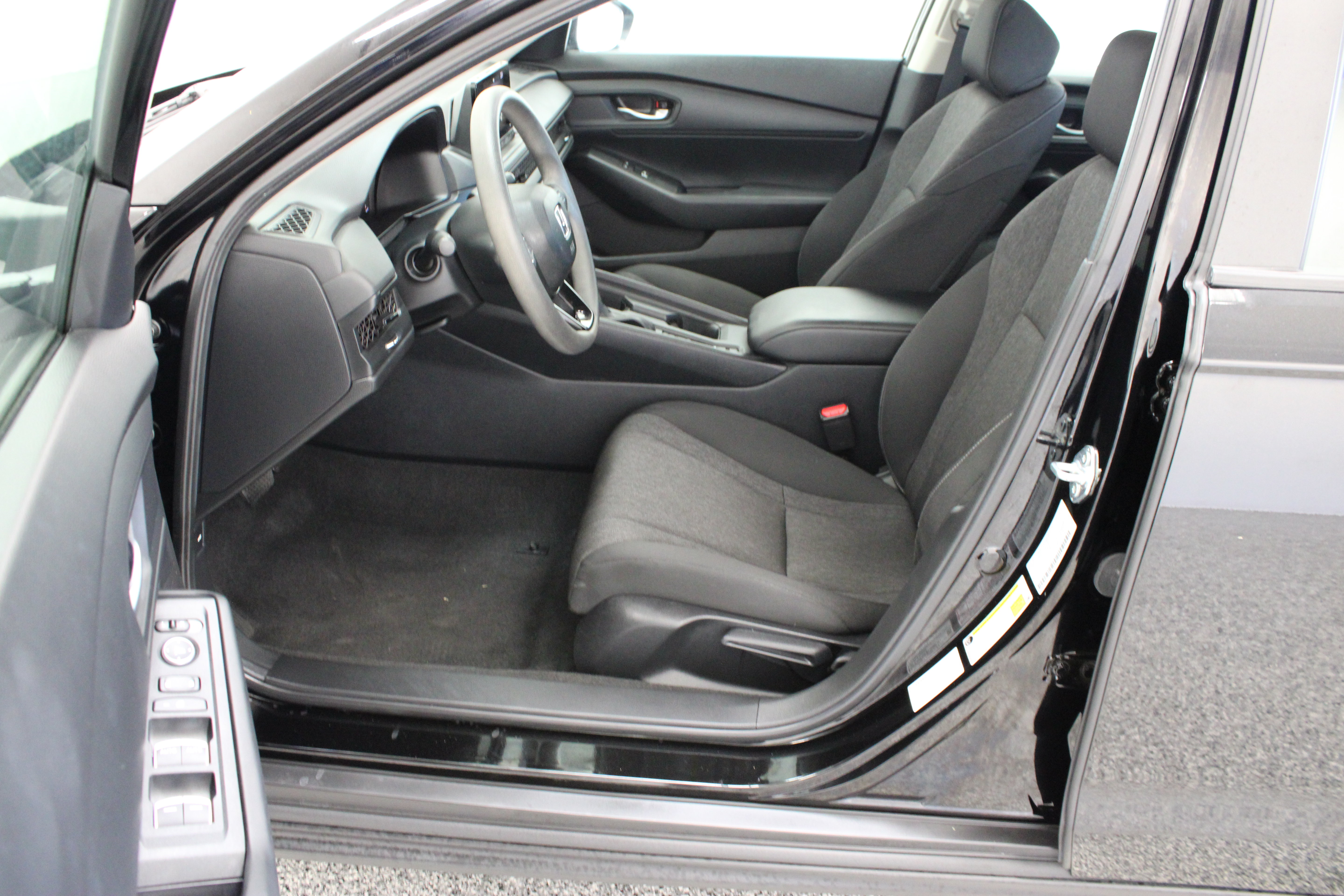 Used 2025 Honda Accord LX image 14