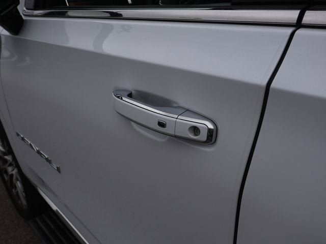 New 2026 GMC Yukon XL Denali w/ Sun & Power Step Package AWD/4WD image 16