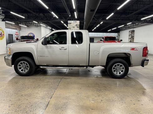Used 2008 Chevrolet Silverado 2500 LTZ w/ Suspension Package, Off-Road RWD image 4