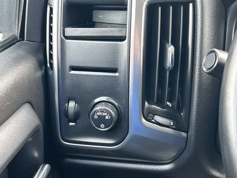 Used 2015 Chevrolet Silverado 1500 LT image 25