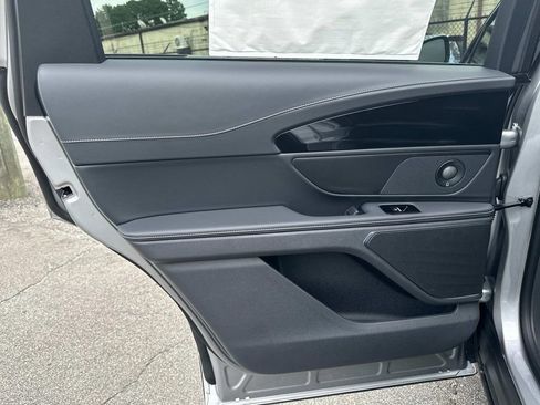 New 2025 Lincoln Nautilus Premier w/ Equipment Group 102A image 22