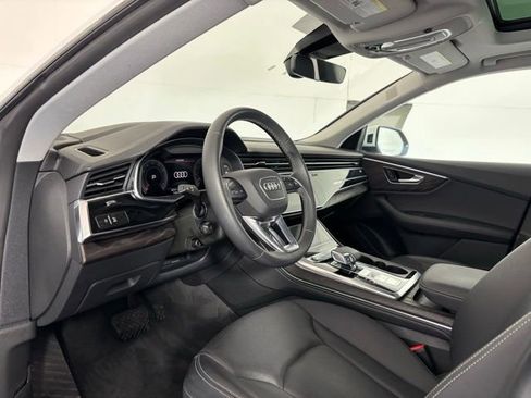 Used 2023 Audi Q8 Prestige image 9