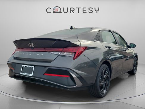 New 2026 Hyundai Elantra SEL Sport image 3