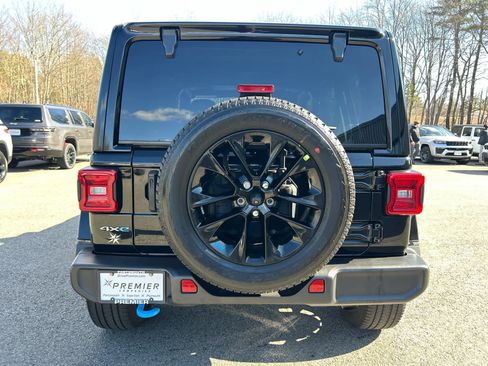 Used 2023 Jeep Wrangler Sahara w/ Cold Weather Group image 6