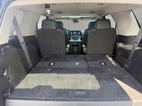 Used 2019 Cadillac Escalade Luxury AWD/4WD image 46