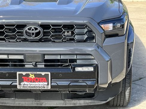 Used 2025 Toyota 4Runner TRD Sport Premium w/ Tow Technology Package image 8