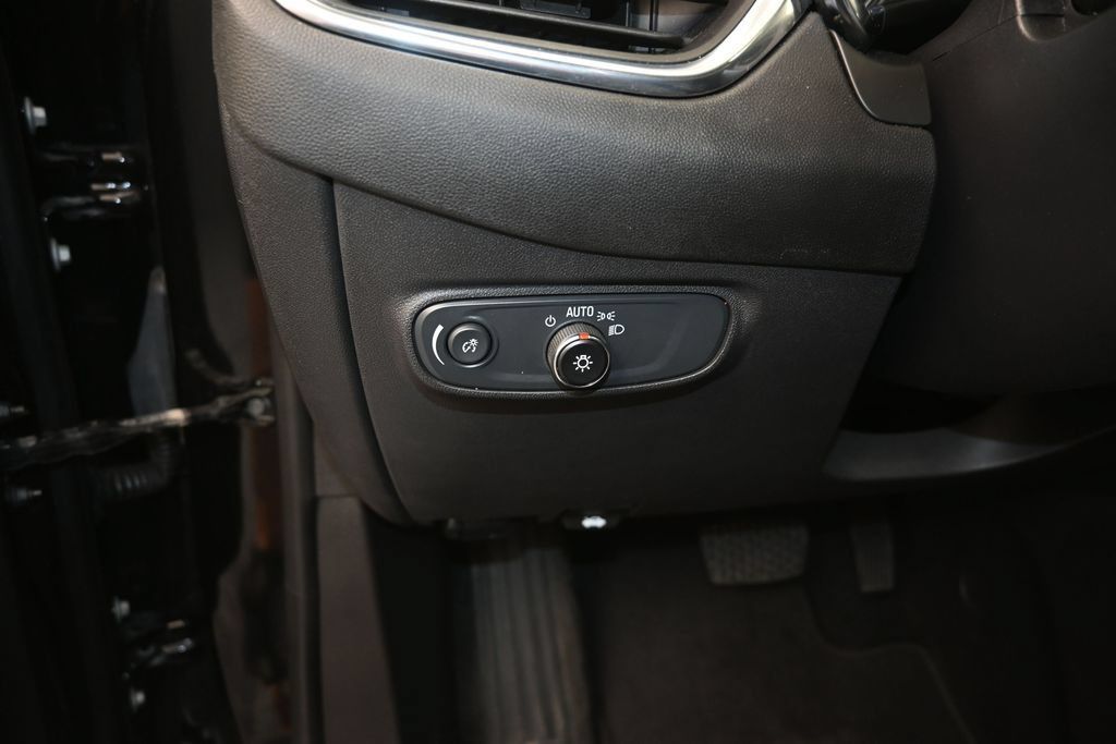 Certified 2024 Chevrolet Equinox LT AWD/4WD image 12