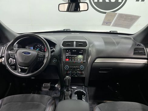Used 2019 Ford Explorer XLT w/ Equipment Group 202A image 20