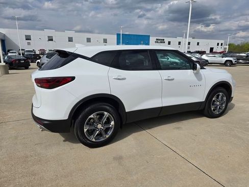 Used 2025 Chevrolet Blazer LT AWD/4WD image 13