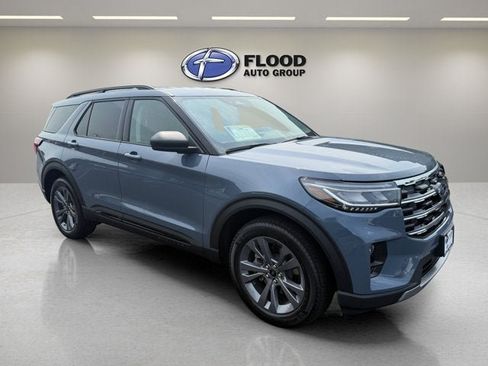 New 2026 Ford Explorer Active w/ Active Comfort Package AWD/4WD image 1