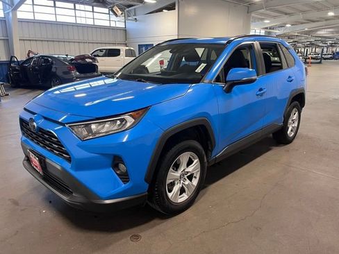 Used 2019 Toyota RAV4 XLE image 7