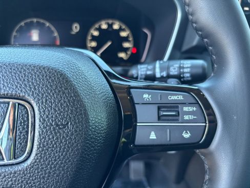 Used 2025 Honda Pilot EX-L image 32