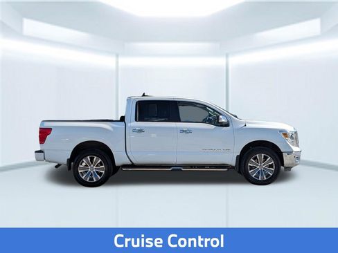 Used 2019 Nissan Titan SL AWD/4WD image 9
