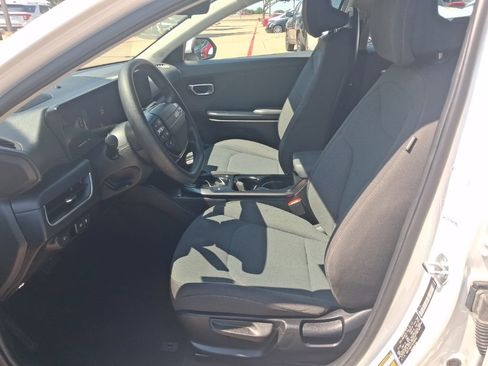 Used 2025 Kia K4 FWD image 4