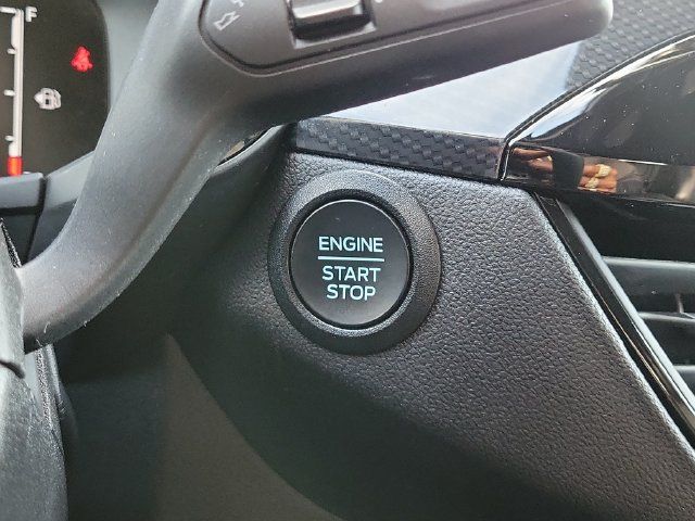 Certified 2025 Ford Escape ST-Line Select AWD/4WD image 34