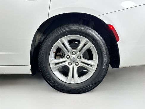 Used 2022 Dodge Charger SXT image 11