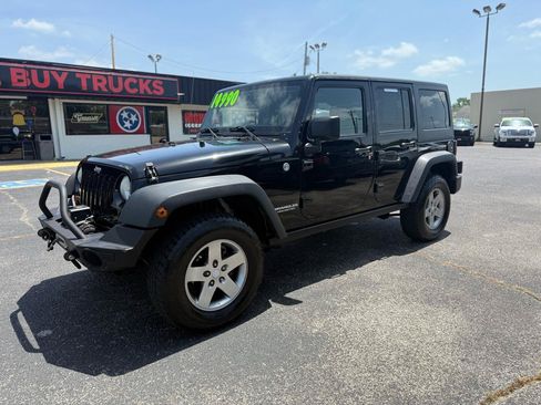 Used 2012 Jeep Wrangler Unlimited Rubicon AWD/4WD image 7