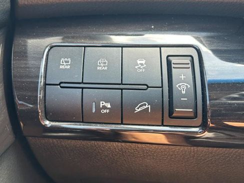Used 2011 Kia Sorento 2WD w/ Convenience Pkg image 13