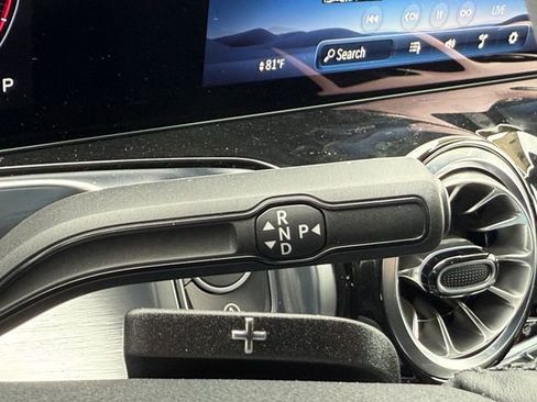 Used 2025 Mercedes-Benz GLB 250 4MATIC image 21